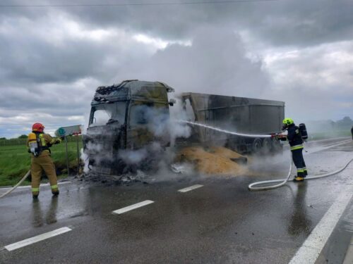 pożar, ciężarówka, zboże, akcja gaśnicza