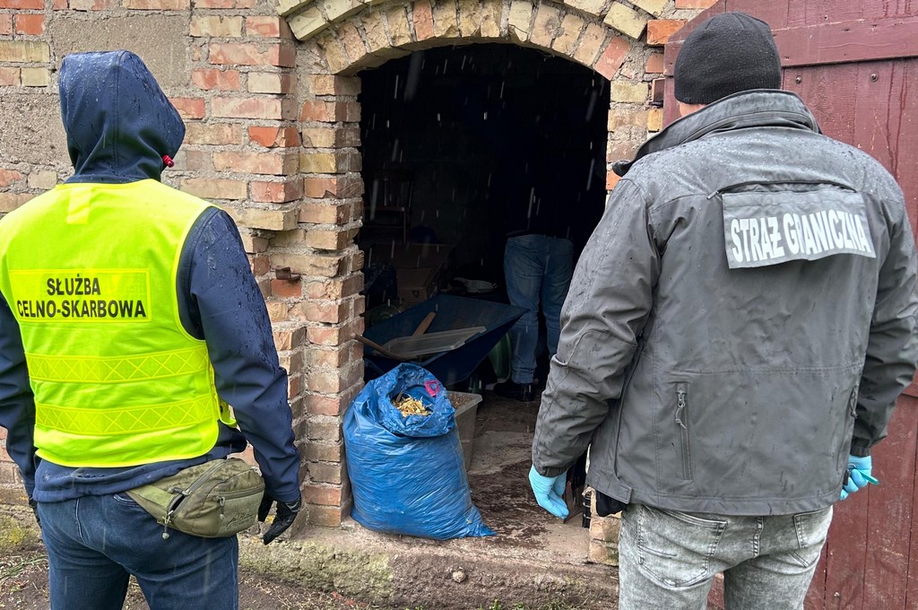 straż graniczna, kas, kontrola, gospodarstwo, nielegalny tytoń