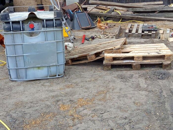 wypadek w gospodarstwie, oprysk, zbiornik, uderzenie, ranny mężczyzna