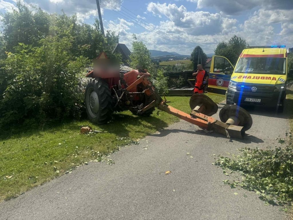 prace polowe, wypadek, ciągnik rolniczy, pijany traktorzysta