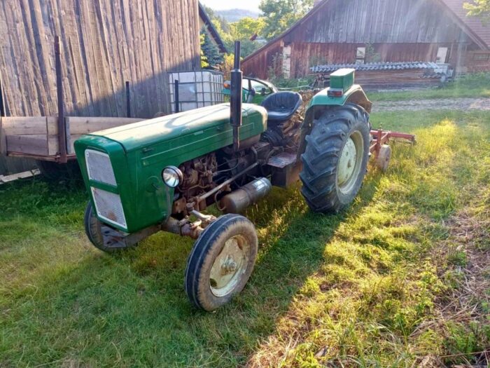 wypadek, prace polowe, rolnik, ranny traktorzysta