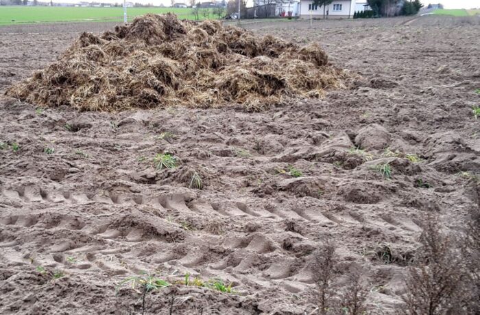 przepisy, uciążliwości rolnicze, zapachy z gospodarstw, hałas z gospodarstw