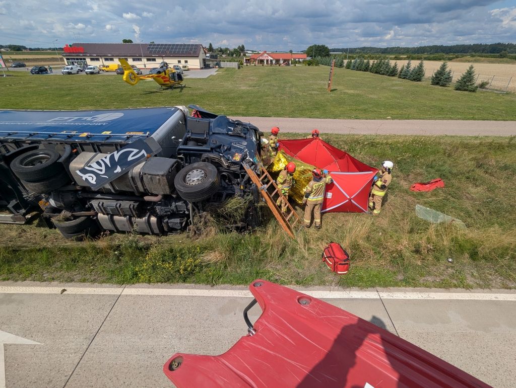 zdarzenie drogowe, zderzenie, ciągnik rolniczy, ciężarówka
