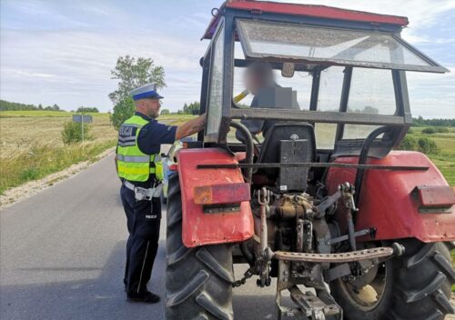 pijany traktorzysta, pijany kierowca, kolizja, ciągnik