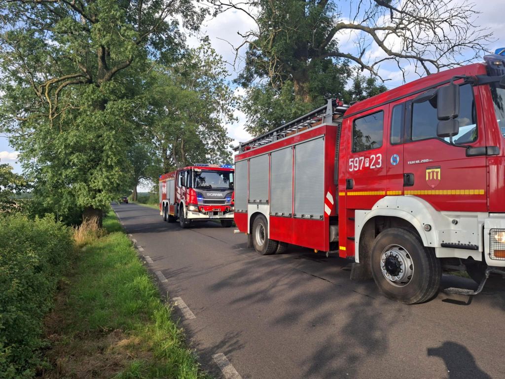 pożar, kombajn, akcja gaśnicza, pożar na polu
