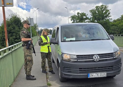 kontrole na granicy, rolnicy, żniwa, korki