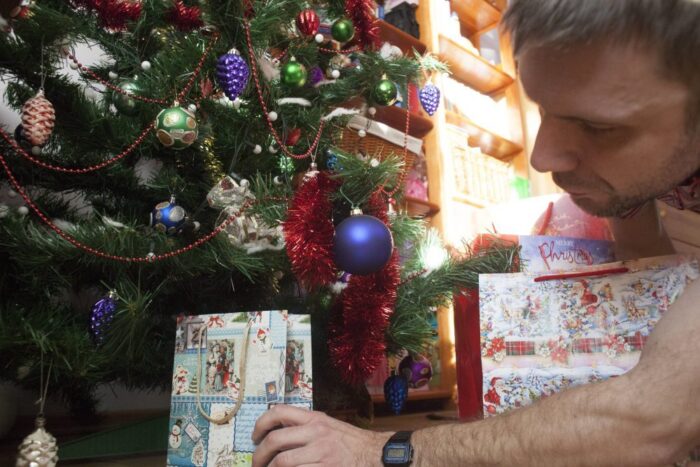 święta, wydatki na święta, prezenty, pieniądze, kosmetyki, słodycze