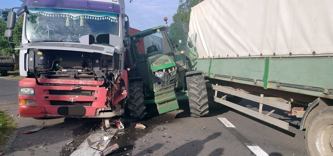 zdarzenie drogowe, zderzenie, ciągnik, ciężarówka