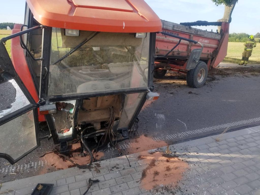 zderzenie, ciągnik, auto, ranni