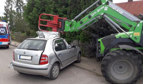 zderzenie, auto, ciągnik, śmierć kierowcy
