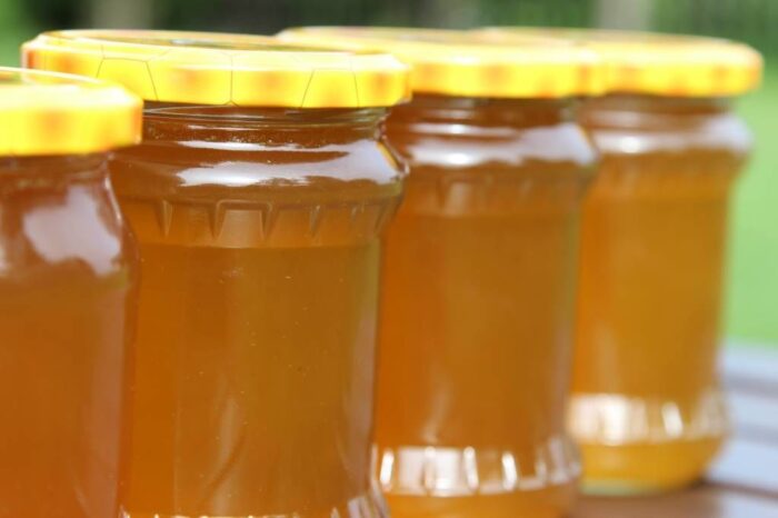 posłowie, znakowanie miodu, miód, mieszanka miodów