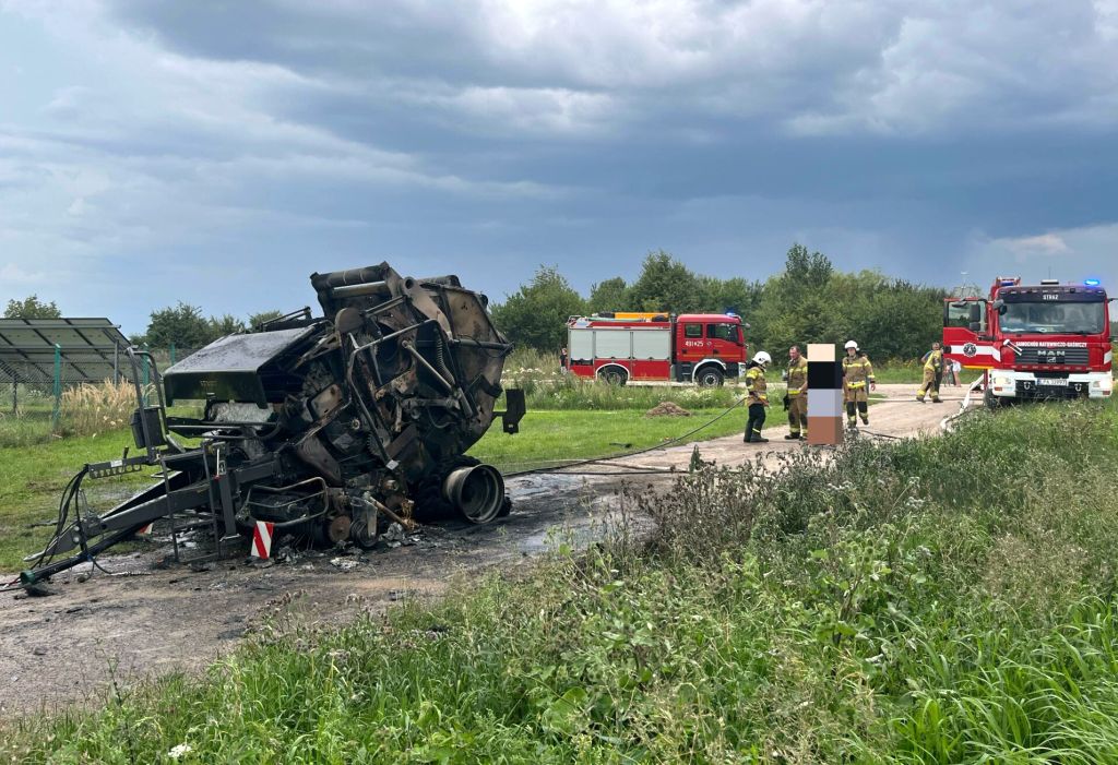 pożar, prasa rolnicza, maszyna, rolnik