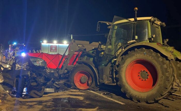 zderzenie, wypadek, auto, ciągnik