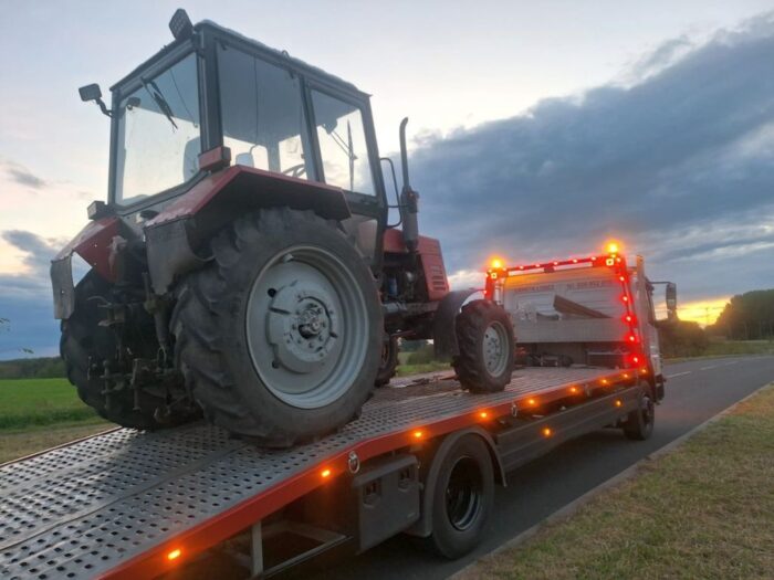 pijany traktorzysta, sąd, bezwzględne więzienie, zakaz prowadzenia pojazdów