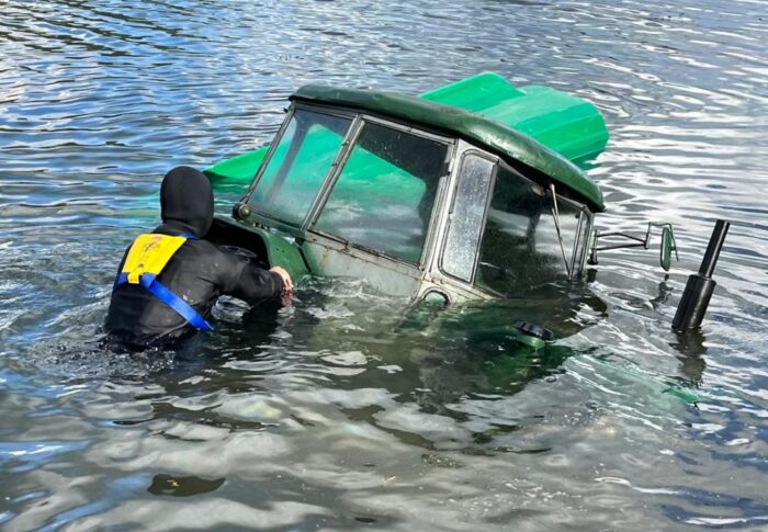 ciągnik, jezioro, kierowca ciągnika, traktorzysta