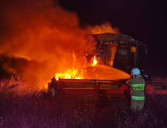 pożar, kombajn, pole, akcja gaśnicza