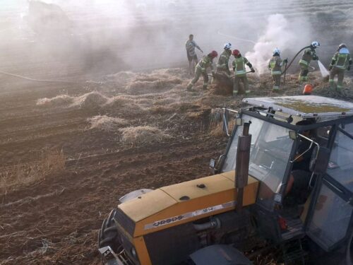 pożar, pole, rolnik, traktorzysta, poparzenia