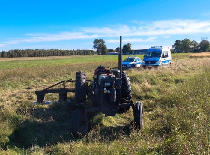 prace polowe, wypadek, przejechanie, ciągnik, ranny mężczyzna