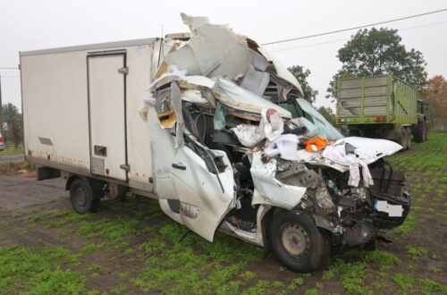 zderzenie, bus, przyczepa, ciągnik