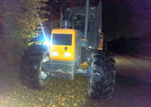 ciągnik, dyskoteka, pijany traktorzysta, nastolatek