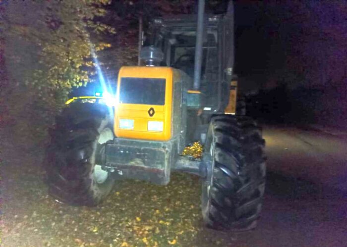 ciągnik, dyskoteka, pijany traktorzysta, nastolatek