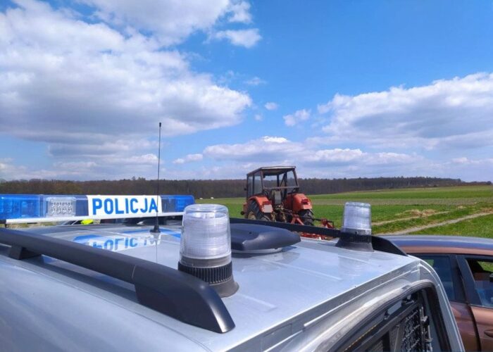 pijany traktorzysta, łapówka, pijany kierowca, ciągnik