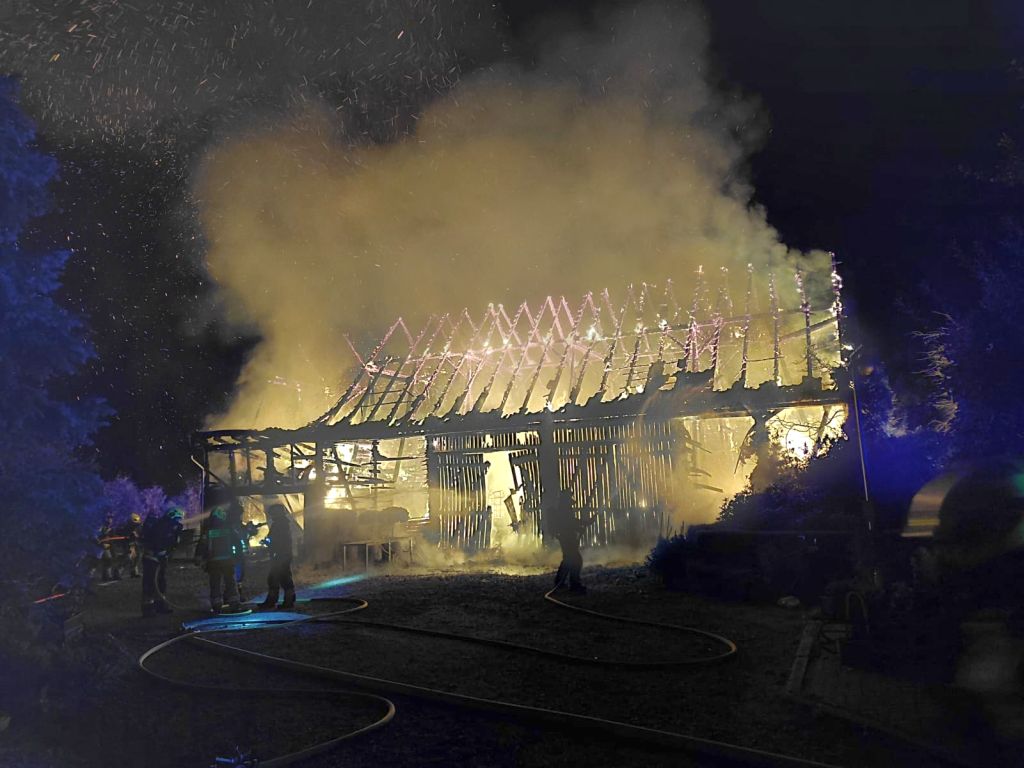 pożar, stodoła, nawozy, wóz strażacki
