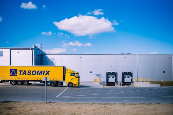 Tasomix, ForFarmers, centrum dystrybucyjne, Lewkowiec, pasze dla zwierząt, branża paszowa, dystrybucja pasz, magazyn