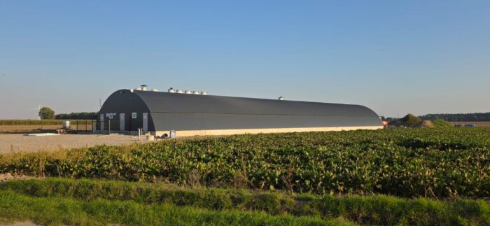 tuczarnia w hali łukowej, nowoczesna tuczarnia, hodowla trzody chlewnej, dobrostan zwierząt, Agrointegracja