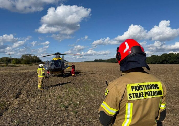 prace polowe, wypadek, ranna kobieta, ręka, pochwycenie