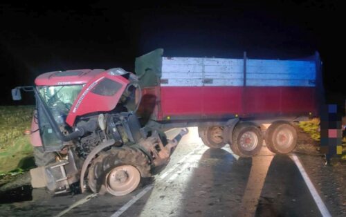 zderzenie, ciągnik, auto, nieustąpienie pierwszeństwa