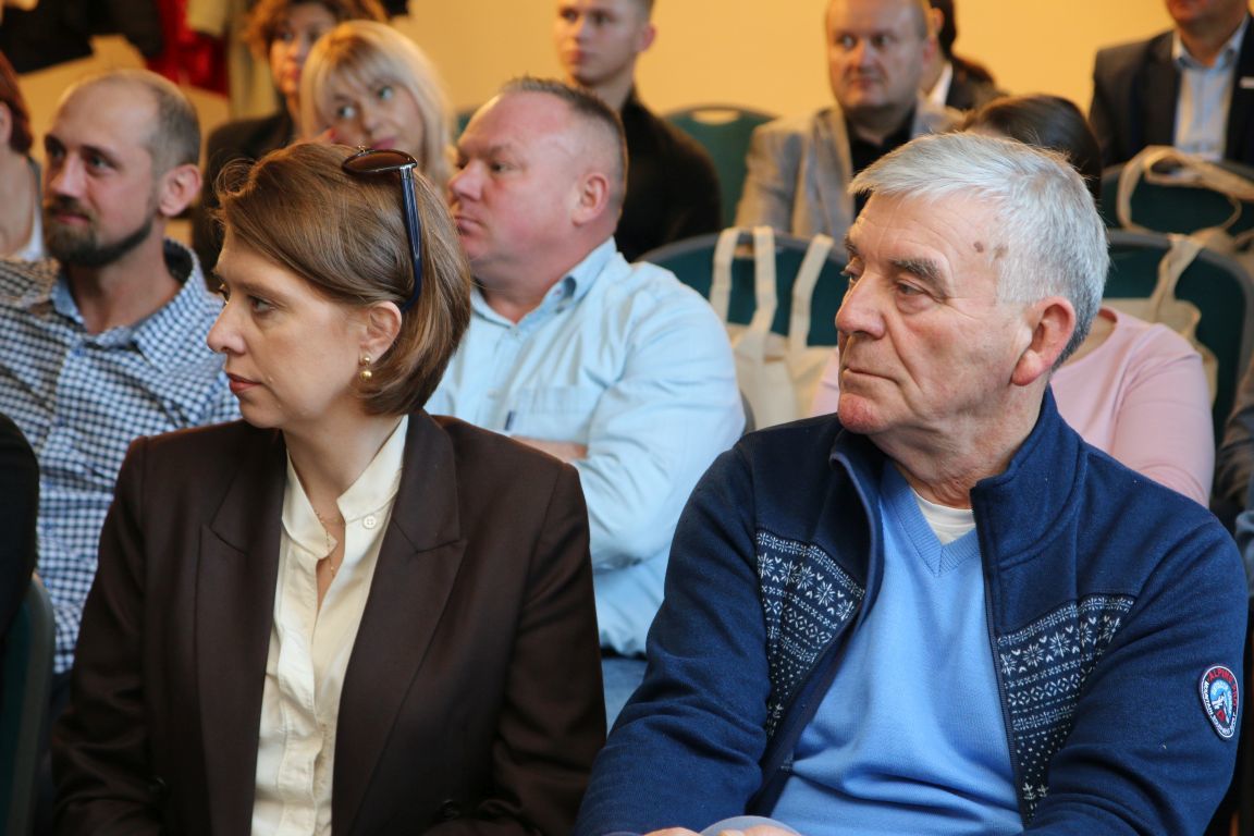 Axiom, DSM, efektywność hodowli świń, hodowla trzody chlewnej, żywienie loch i prosiąt, mikotoksyny, witamina D3