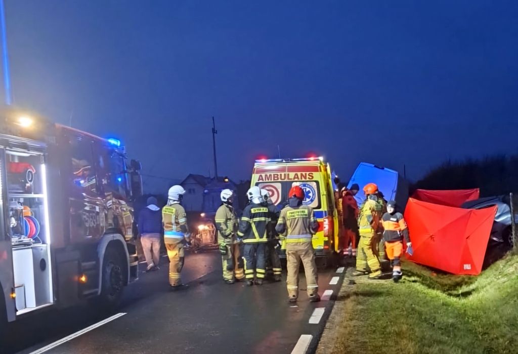 zderzenie, auto, ciągnik, wyprzedzanie