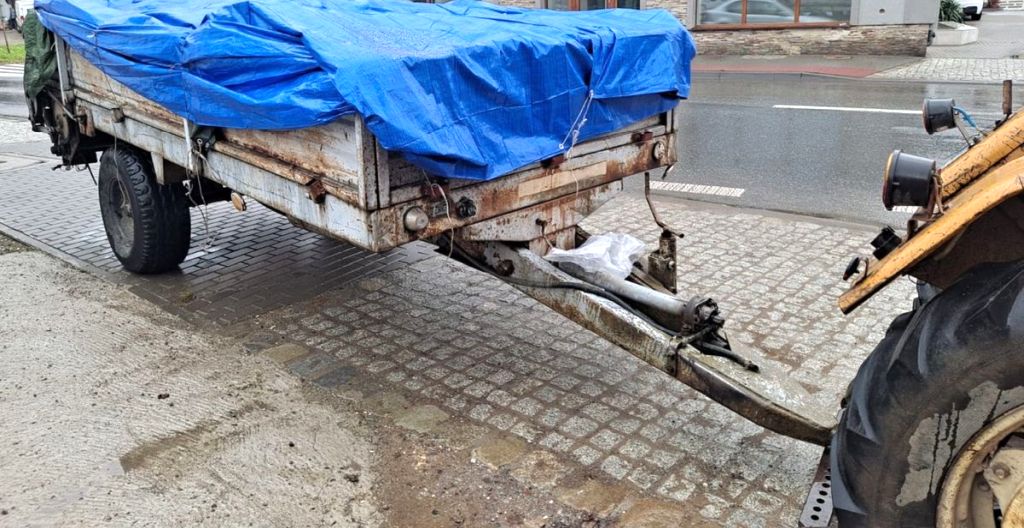 ciągnik, rozrzutnik, niesprawne hamulce, usterka, mandat