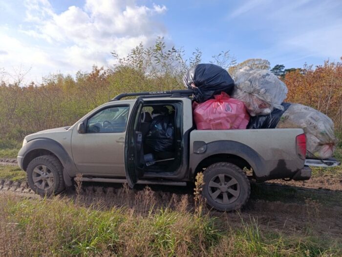 leśnicy, śmieci, odpady rolnicze, śmieci w lesie