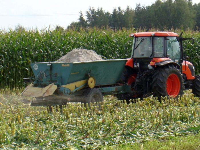 zakwaszone gleby, wapnowanie gleby, gus, wapno