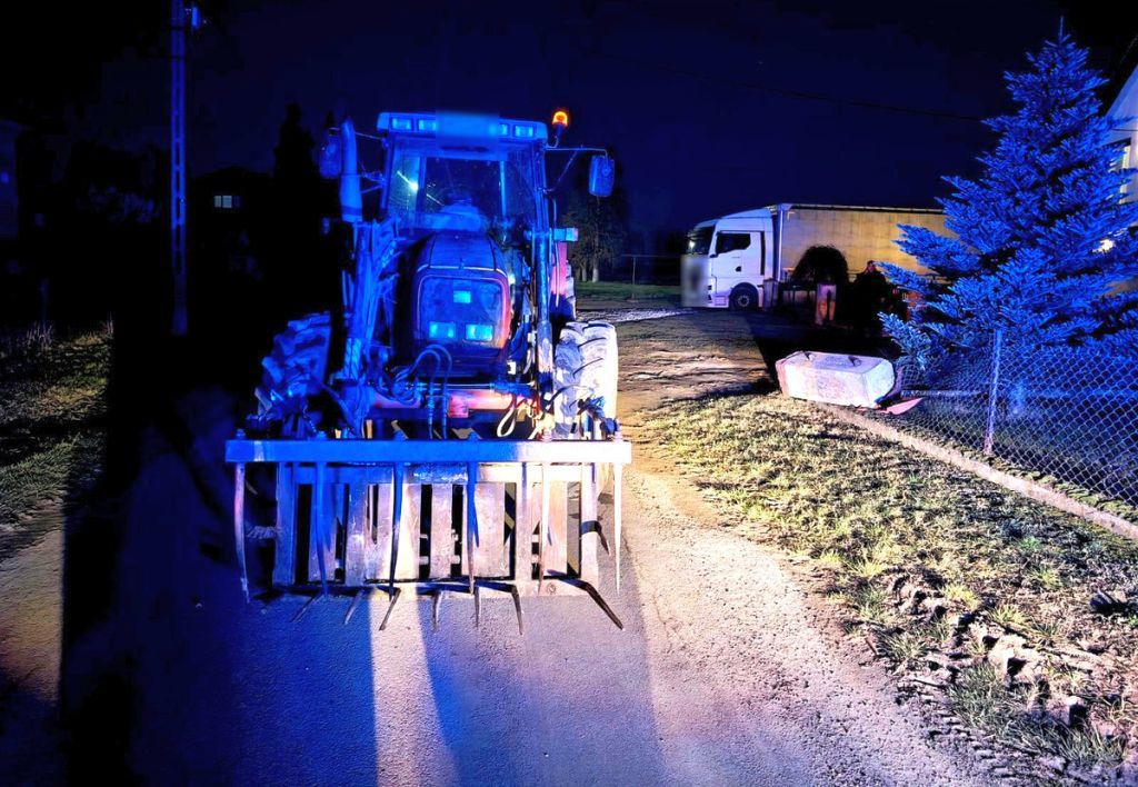 pijany traktorzysta, pijany kierowca, kolizja, ciągnik