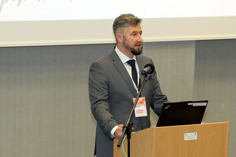 Uniwersytet Agri Plus, Agri Plus, prosięta, lochy, antybiotyki, agresja świń, kanibalizm, szczepienia, Animex Foods