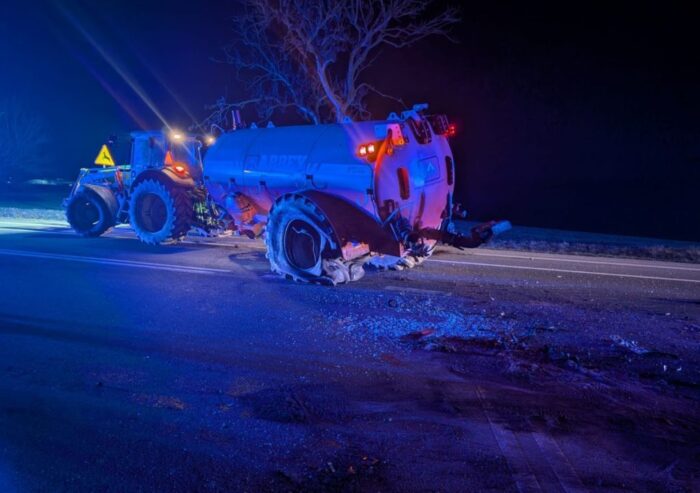 zderzenie, ciągnik, beczkowóz, auto