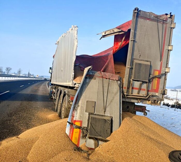 kolizja, zderzenie, ciężarówka, zboże
