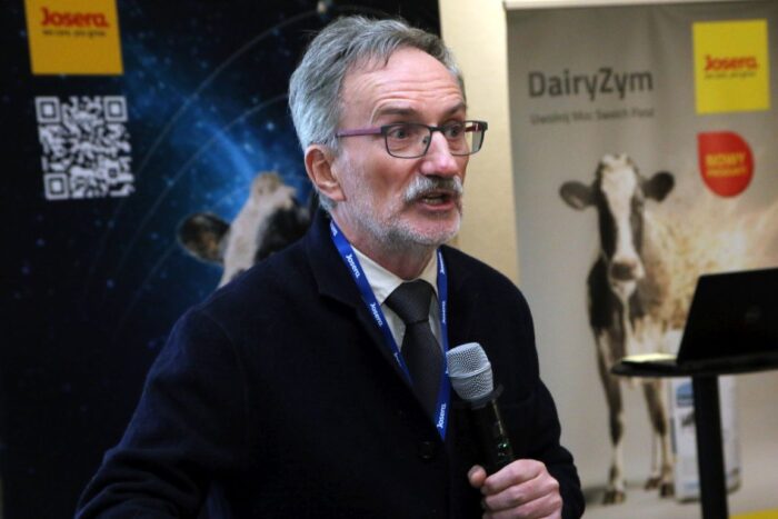 Strawność dawki, bydło mleczne, pasze dla krów, kiszonka, żywienie bydła, Josera, Bayer, DairyZym,