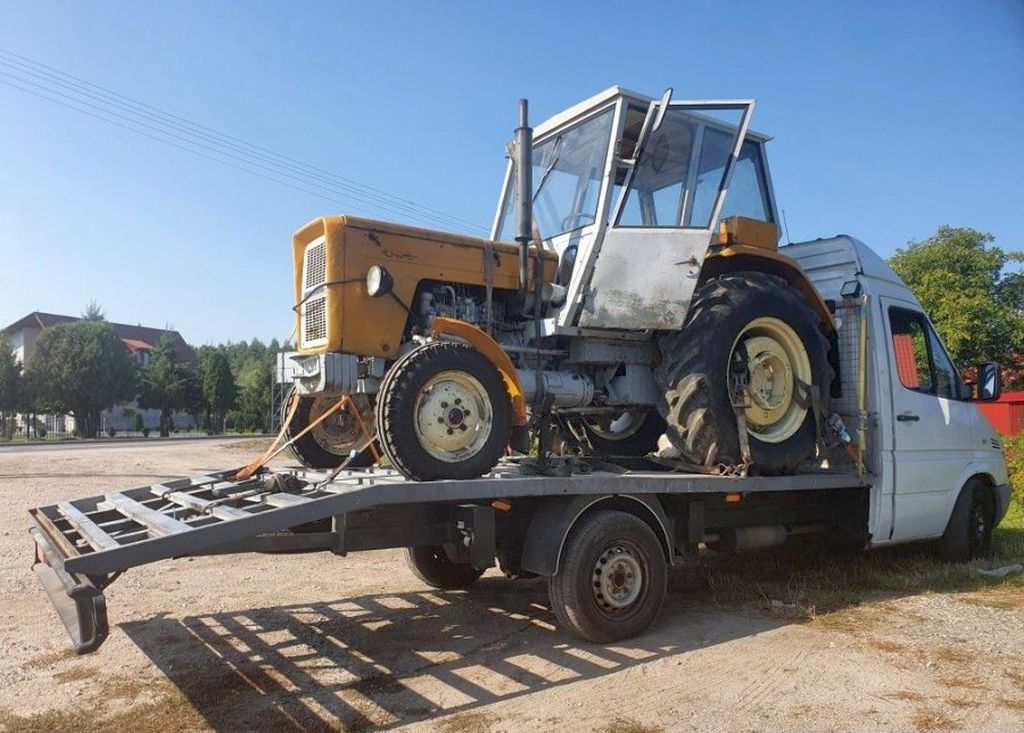 Zakup ciągnika się nie udał. Maszyna nie dotarła do 36-latka.