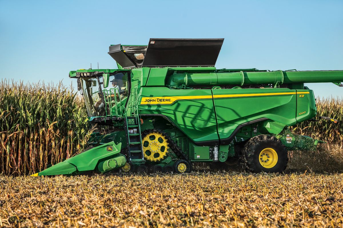 zbiór kukurydzy kombajnem John Deere