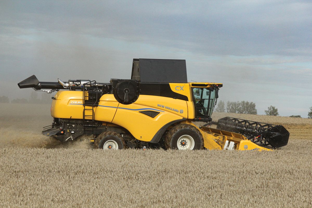 zbiór zbóż kombajnem marki New Holland