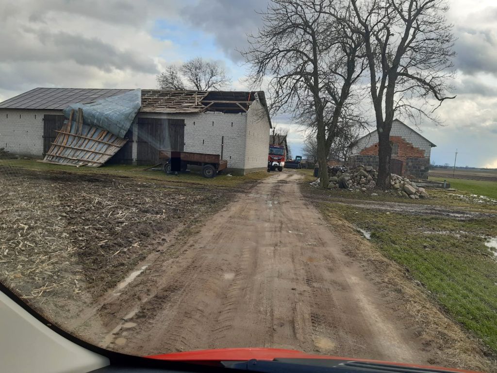 ubezpieczenia rolne, szkody, gospodarstwo, zerwany dach