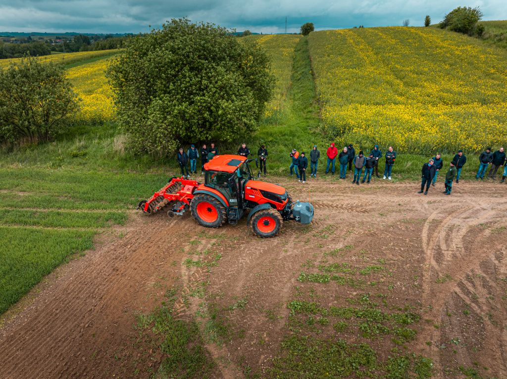 ciągnik, traktor, kioti
