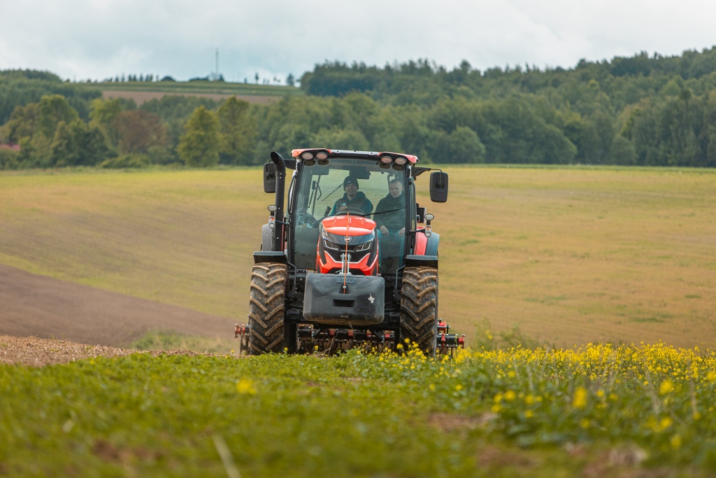 ciągnik, traktor, kioti