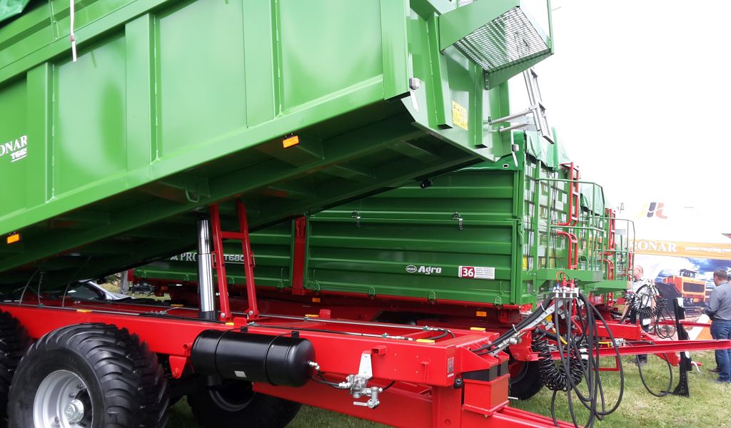 sprzedaż przyczep, przyczepy rolnicze