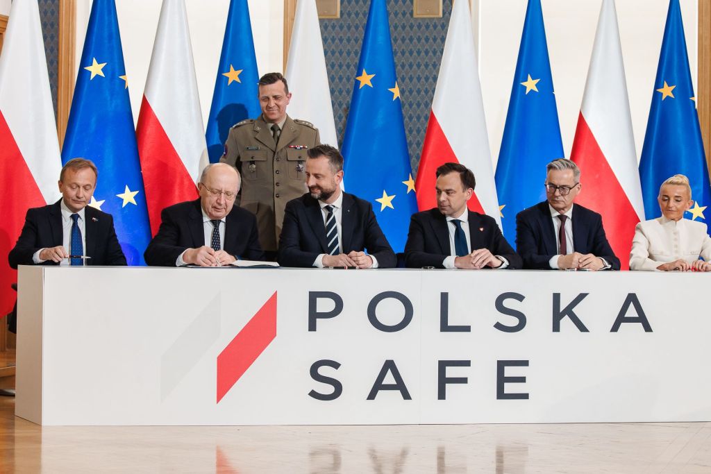 program SAFE, umowa zbrojeniowa
