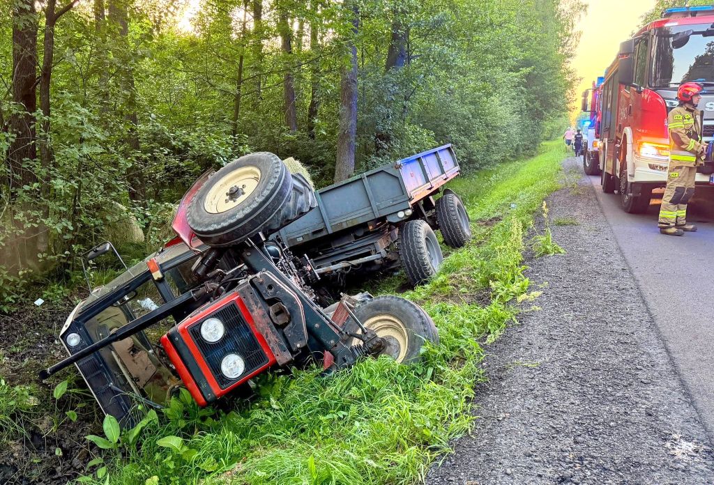 kierowca ciągnika upał, wywrócony traktor